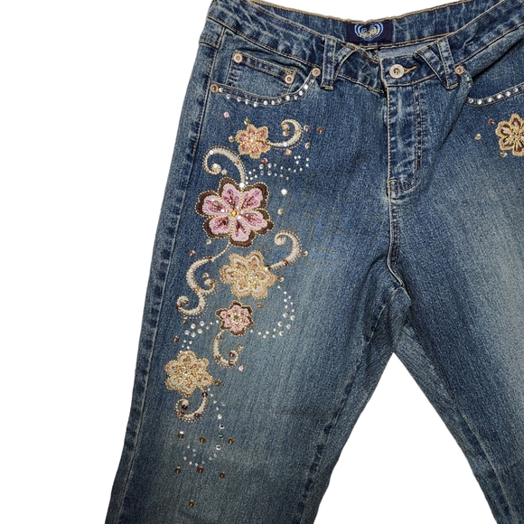 Angels bedazzled Embroidery floral pattern blue jeans Size 10 P. - Picture 2 of 7